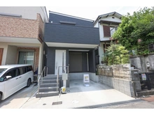【大阪府/吹田市千里丘中】吹田市千里丘中　中古戸建 外観