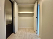 【神奈川県/横浜市青葉区青葉台】青葉区青葉台2丁目　新築戸建　1号棟 収納：玄関収納