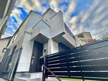 【神奈川県/横浜市青葉区青葉台】青葉区青葉台2丁目　新築戸建　2号棟 外観：全2棟現場　2号棟