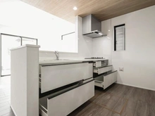 【神奈川県/横浜市青葉区藤が丘】青葉区藤が丘2丁目新築戸建て 2号棟 キッチン：収納