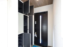 【神奈川県/横浜市青葉区藤が丘】青葉区藤が丘2丁目新築戸建て 2号棟 玄関