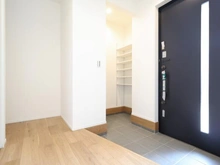 【神奈川県/横浜市青葉区大場町】横浜市青葉区大場町2期 新築戸建て 玄関