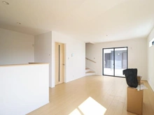 【神奈川県/大和市下鶴間】大和市下鶴間5期　新築戸建て　No.3 リビング・ダイニング：※家具調度品等は販売価格に含まれません。