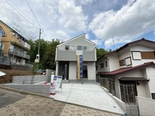 【神奈川県/横浜市瀬谷区東野台】瀬谷区東野台　新築戸建て  2号棟 外観：全2棟／正面