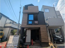 【東京都/文京区小日向】文京区小日向3丁目新築戸建 建築中の外観：写真中央