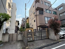【東京都/文京区千石】文京区千石四丁目　中古戸建 外観：写真中央の奥