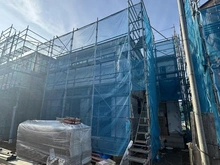 【千葉県/市川市宮久保】市川市宮久保4丁目　新築戸建　B棟 建築中の外観：全11区画　北側奥から2番目（写真中央）