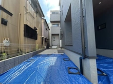 【千葉県/市川市幸】市川市幸2丁目　新築戸建　2号棟 前方通路兼駐車スペース