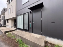 【埼玉県/志木市本町】志木市本町二丁目中古戸建 玄関