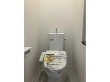 【東京都/板橋区東新町】板橋区東新町2丁目　新築戸建　H号棟 トイレ：全8棟（H棟 2階）