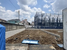 【東京都/練馬区田柄】練馬区田柄2丁目　新築戸建1号棟 現地（建築前）：全3棟現場（該当土地は画像左となります。）