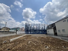 【東京都/練馬区田柄】練馬区田柄2丁目　新築戸建2号棟 現地（建築前）：全3棟現場（該当土地は画像右手前となります。）