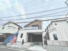 【東京都/板橋区赤塚】板橋区赤塚6丁目　新築戸建　1号棟 外観：【全2棟／写真中央の棟】