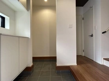 【埼玉県/ふじみ野市苗間】ふじみ野市苗間　新築戸建　3号棟 玄関