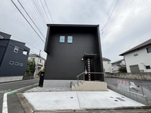 【東京都/多摩市一ノ宮】一ノ宮4丁目2号棟 外観：全2区画　写真中央