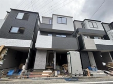 【神奈川県/川崎市幸区南加瀬】川崎市幸区南加瀬2丁目G号棟 建築中の外観：写真中央（全9邸）