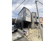 【神奈川県/川崎市中原区小杉陣屋町】川崎市中原区小杉陣屋町二丁目新築戸建2号棟 建築中の外観：全2棟
左側の建物