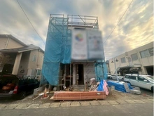 【神奈川県/川崎市中原区上平間】川崎市中原区上平間　新築戸建2号棟 建築中の外観：全3区画 3棟現場