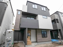 【神奈川県/川崎市高津区明津】GRACE WOOD CONFINE 明津　C 号棟 建築中の外観：西側全10棟／西側手前から3番目