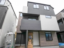 【神奈川県/川崎市高津区明津】GRACE WOOD CONFINE 明津　C 号棟 建築中の外観：西側全10棟／西側手前から3番目