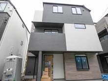 【神奈川県/川崎市高津区明津】GRACE WOOD CONFINE 明津　C 号棟 建築中の外観：西側全10棟／西側手前から3番目