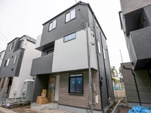 【神奈川県/川崎市高津区明津】GRACE WOOD CONFINE 明津　C 号棟 建築中の外観：西側全10棟／西側手前から3番目