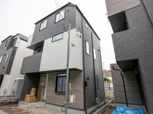 【神奈川県/川崎市高津区明津】GRACE WOOD CONFINE 明津　C 号棟 建築中の外観：西側全10棟／西側手前から3番目