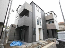 【神奈川県/川崎市高津区明津】GRACE WOOD CONFINE 明津　D号棟 建築中の外観：全10棟／西側手前から4番目