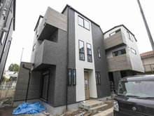 【神奈川県/川崎市高津区明津】GRACE WOOD CONFINE 明津　D号棟 建築中の外観：全10棟／西側手前から4番目