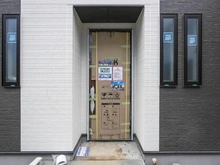 【神奈川県/川崎市高津区明津】GRACE WOOD CONFINE 明津　D号棟 建築中の外観：全10棟／西側手前から4番目