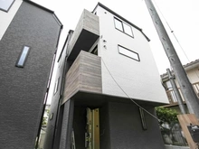 【神奈川県/川崎市高津区明津】GRACE WOOD CONFINE 明津　E号棟 建築中の外観：全10棟／西側一番奥
