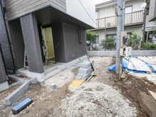 【神奈川県/川崎市高津区明津】GRACE WOOD CONFINE 明津　E号棟 建築中の外観：全10棟／西側一番奥
