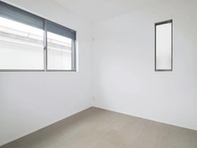 【神奈川県/川崎市宮前区南平台】川崎市宮前区南平台新築戸建3号棟 サービスルーム（納戸）：約5.3帖