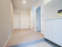 【神奈川県/川崎市宮前区南平台】川崎市宮前区南平台新築戸建3号棟 玄関