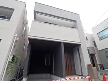 【神奈川県/川崎市宮前区南平台】川崎市宮前区南平台新築戸建3号棟 外観：全4棟（写真中央）