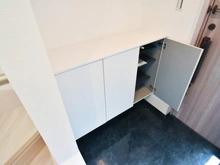 【神奈川県/横浜市鶴見区上末吉】横浜市鶴見区上末吉5丁目　中古戸建 玄関