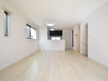 【神奈川県/横浜市鶴見区上末吉】横浜市鶴見区上末吉5丁目　中古戸建 リビング・ダイニング