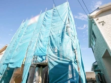 【神奈川県/川崎市中原区中丸子】新築分譲住宅　中丸子　B号棟（全2棟） 建築中の外観：全2区画（右側）