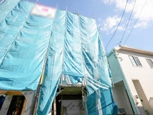 【神奈川県/川崎市中原区中丸子】新築分譲住宅　中丸子　B号棟（全2棟） 建築中の外観：全2区画（右側）