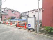 【神奈川県/川崎市中原区上平間】新築戸建　上平間1700番　A号棟 建築中の外観：全2棟（A号棟：右側）