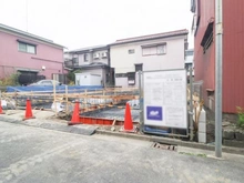 【神奈川県/川崎市中原区上平間】新築戸建　上平間1700番　A号棟 建築中の外観：全2棟（A号棟：右側）