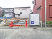 【神奈川県/川崎市中原区上平間】新築戸建　上平間1700番　A号棟 建築中の外観：全2棟（A号棟：右側）