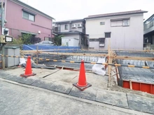 【神奈川県/川崎市中原区上平間】新築戸建　上平間1700番　B号棟 建築中の外観：全2棟（B号棟　左手側）