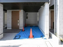 【神奈川県/川崎市中原区新城】川崎市中原区新城5丁目新築戸建　2号棟 アプローチ