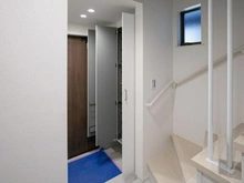 【神奈川県/川崎市中原区新城】川崎市中原区新城5丁目新築戸建　2号棟 玄関