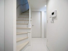 【神奈川県/川崎市中原区新城】川崎市中原区新城5丁目新築戸建　2号棟 玄関