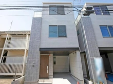 【神奈川県/川崎市中原区新城】川崎市中原区新城5丁目新築戸建　3号棟 外観：全3棟　写真中央