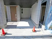 【神奈川県/川崎市中原区新城】川崎市中原区新城5丁目新築戸建　3号棟 アプローチ