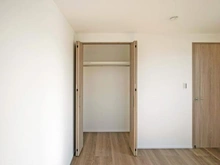 【神奈川県/川崎市中原区新城】川崎市中原区新城5丁目新築戸建　3号棟 収納：洋室6.0帖内