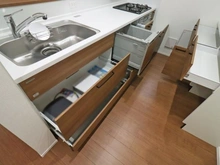 【神奈川県/川崎市中原区市ノ坪】中原区市ノ坪新築戸建 キッチン：収納